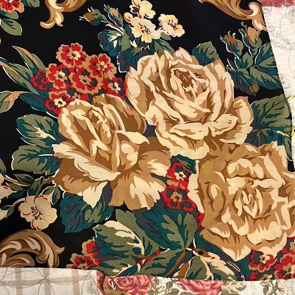 Large silk square roses scarf unmarked 32”